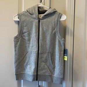 Boys sleeveless jacket, heather gray, size small (8)